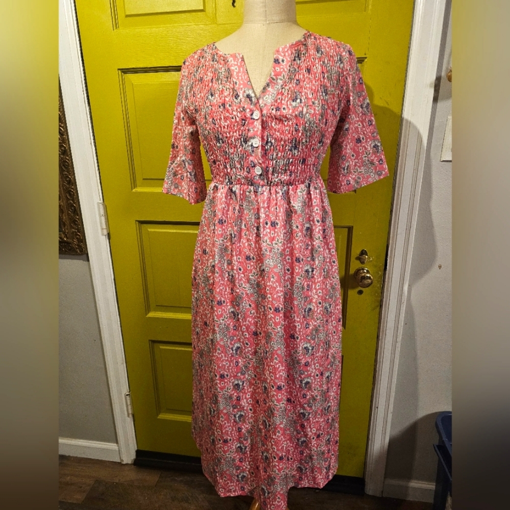 Pink floral vintage Normacore maxi dress. Size S